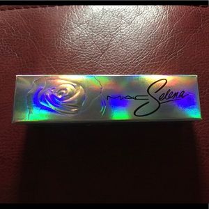 Mac Selena La Reina lipstick